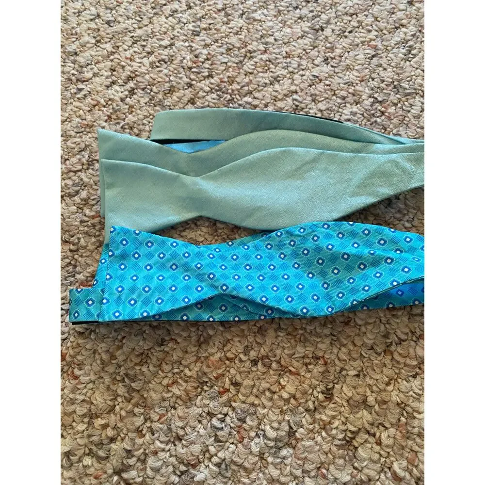 Saddlebreed bowties blue print and blue green